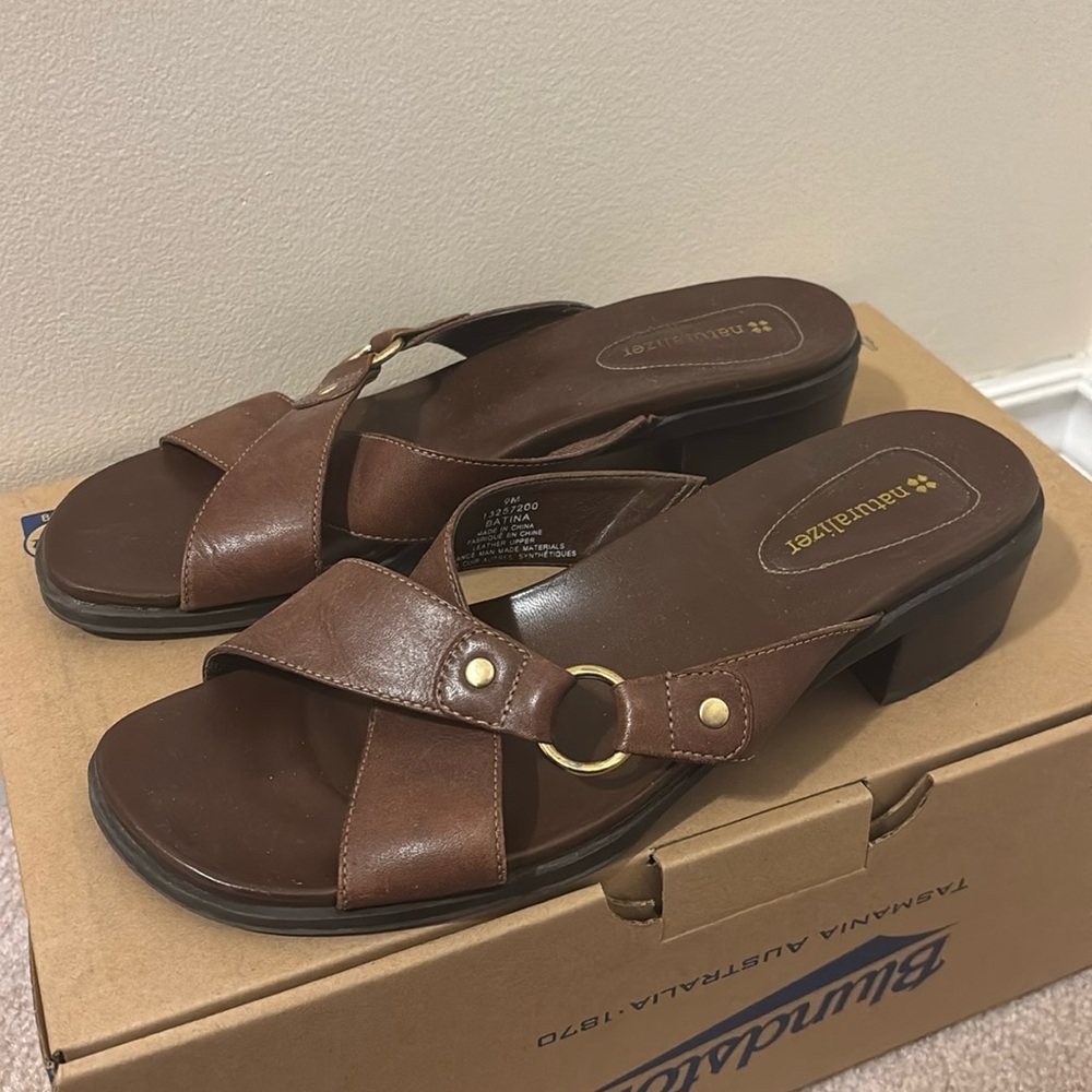 Naturalizer Genuine Leather Sandals, Size 9